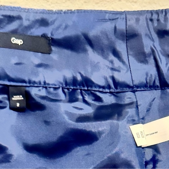 GAP - Picture 5 of 5